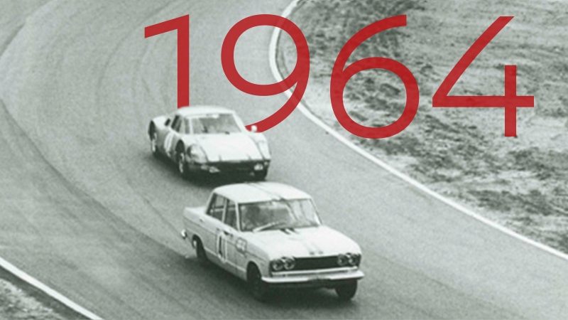 El Skyline GT 1964 le gana al Porsche 904 en el Japan Grand Prix