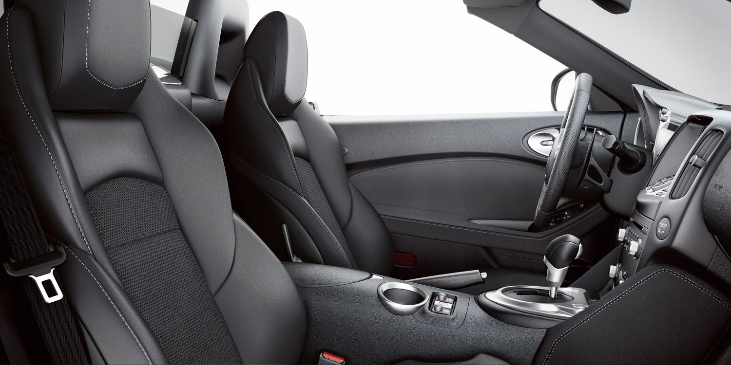 Interior de Black Leather del Nissan 370Z Roadster Sport Touring