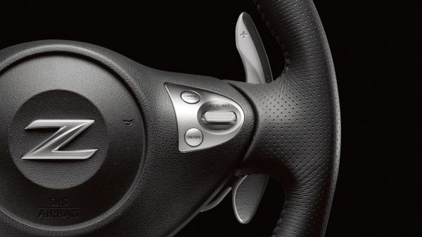 Cambios de velocidad al volante del Nissan 370Z