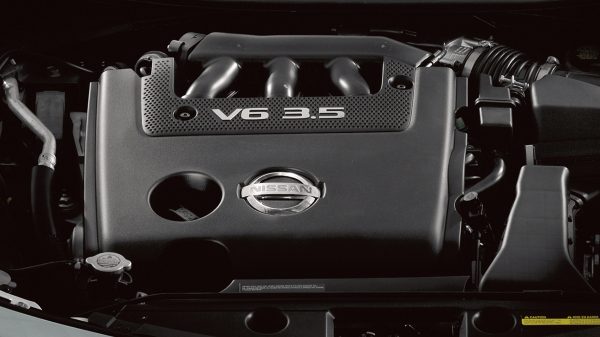 Cubierta del motor V6 del Nissan Altima