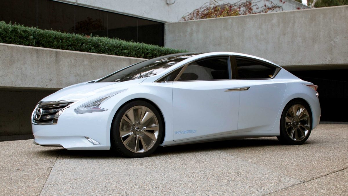 Nissan Ellure Hybrid has smooth exterior improving aerodynamics