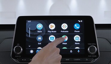 Video sobre consejos y soporte para Android en la Nissan Titan 2022.