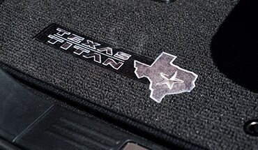 Tapetes Texas Titan para la Nissan Titan 2022.
