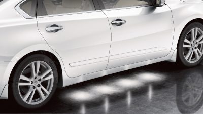 Iluminación del piso opcional del Nissan Altima