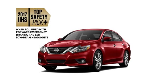 El Nissan Altima 2017 recibe un top safety pick plus del IIHS