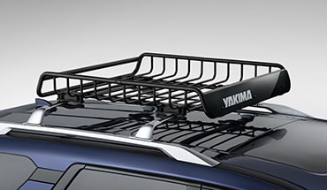Nissan Armada 2023 con cesta para la carga LoadWarrior de Yakima®.