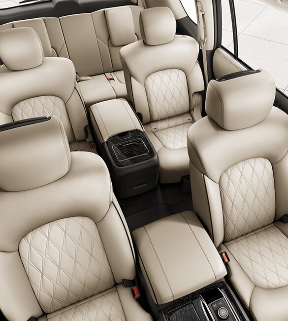 Vista superior del interior del Nissan Armada 2023 con las tres filas de asientos.