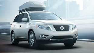 Nissan Pathfinder Hybrid, front view, silver