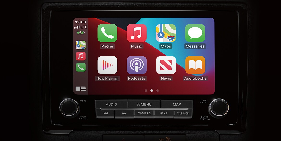 Pantalla táctil de la Nissan Frontier 2022 con la app de Apple Carplay.
