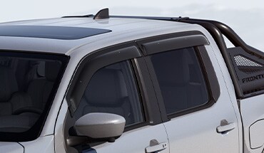 Deflectores para las ventanas laterales de la Nissan Frontier 2023.