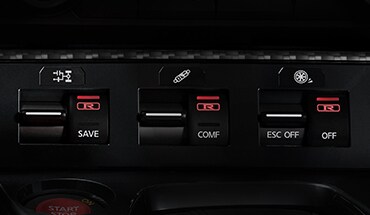 Nissan GT-R 2021 mostrando el interruptor de 3 modos en modo GT-R R