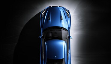 Vista superior del Nissan GT-R 2023 en color Bayside Blue.