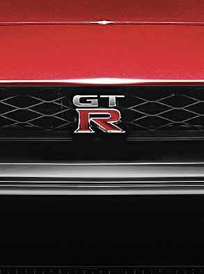 Insignia GT-R del Nissan GT-R 2023.