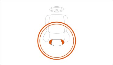 Vista superior del asiento del conductor del Nissan Kicks 2022 con las bocinas Bose delanteras, laterales y traseras activadas