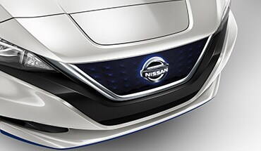 Emblema iluminado para la parrilla del Nissan LEAF 2022