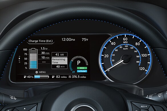 Panel de instrumentos de la pantalla digital personalizable del Nissan LEAF 2023