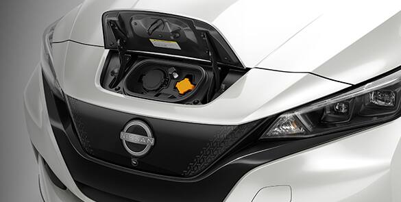 Puerto de recarga rápida de alta potencia de 100 kW (CHAdeMO) del Nissan LEAF 2023