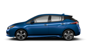 El Nissan LEAF® SL Plus 2022 en color Deep Blue Pearl