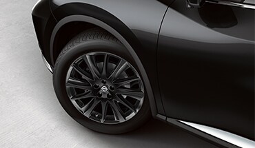 Rines de aluminio en negro brillante de 20 pulgadas del Nissan Murano 2022