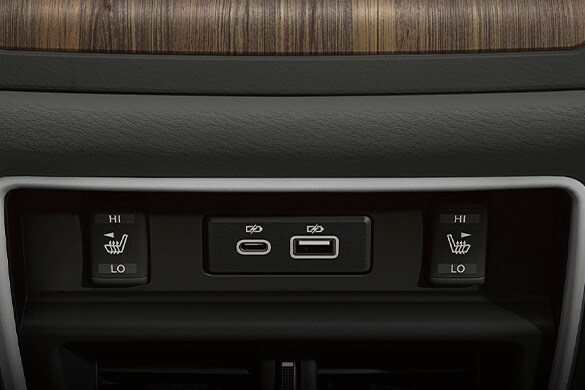 Controles de los asientos traseros calefactados del Nissan Murano 2023.