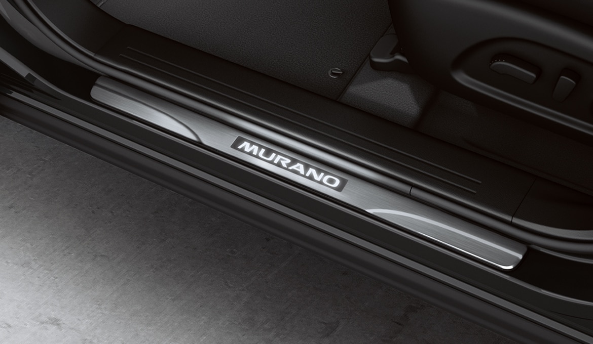 Nissan Murano 2024 Midnight Edition con estribos interiores iluminados
