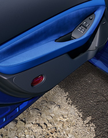 Protección interior contra rayones en los bordes de las puertas del Nissan Z 2024