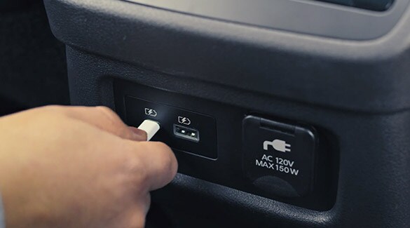Puerto USB y tomacorriente de 120 V del Nissan Pathfinder 2022