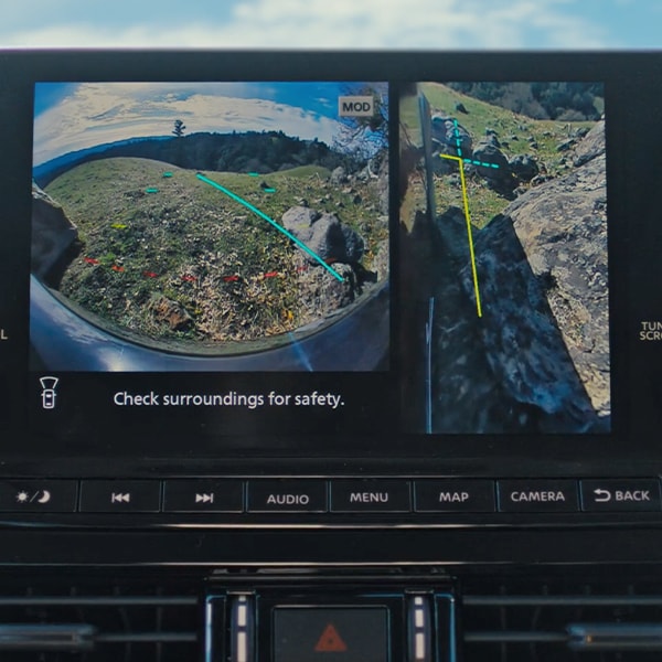 Pantalla del Nissan Pathfinder 2024 con Monitor inteligente Around View® de visión periférica con Modo Todoterreno activado.