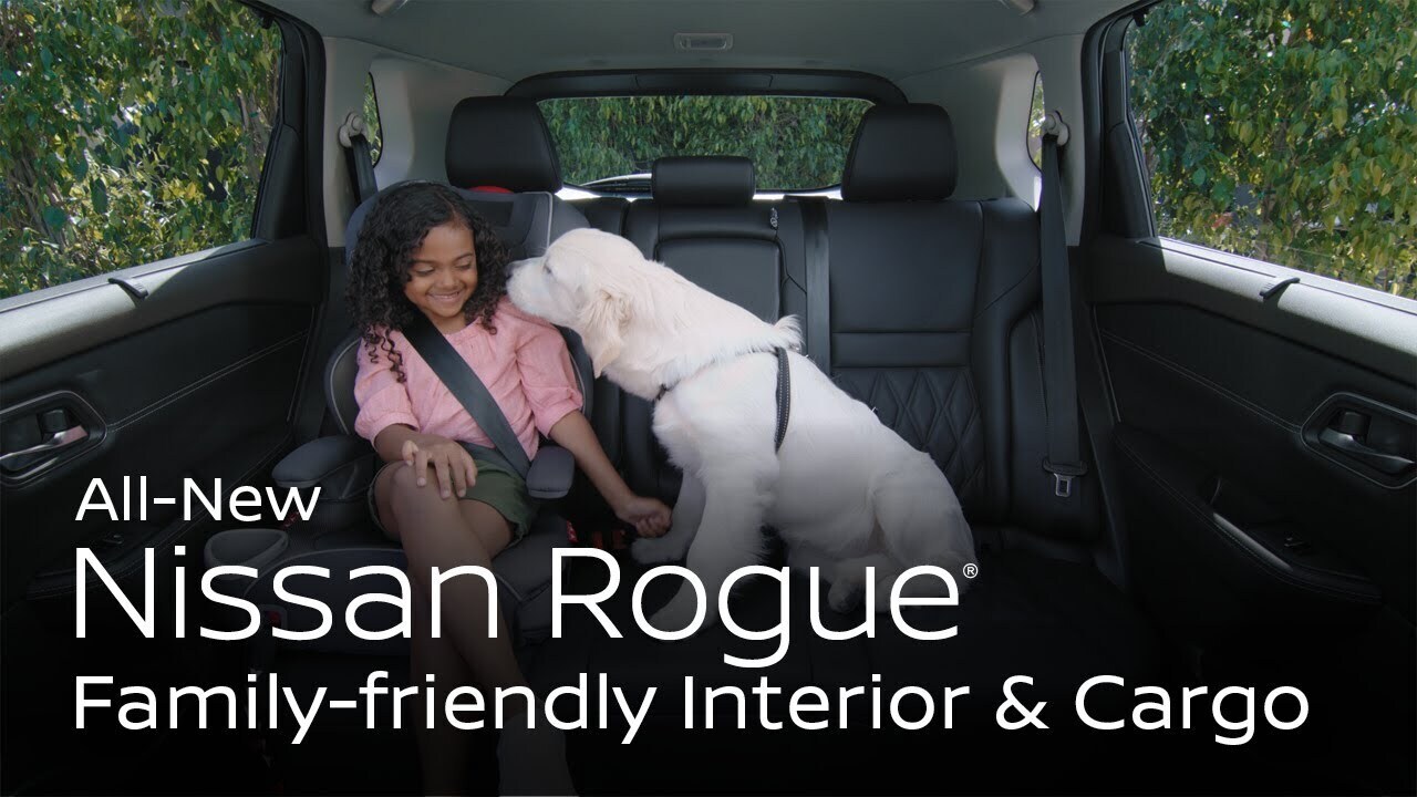 Video del interior para toda la familia y el espacio para carga del Nissan Rogue 2022.
