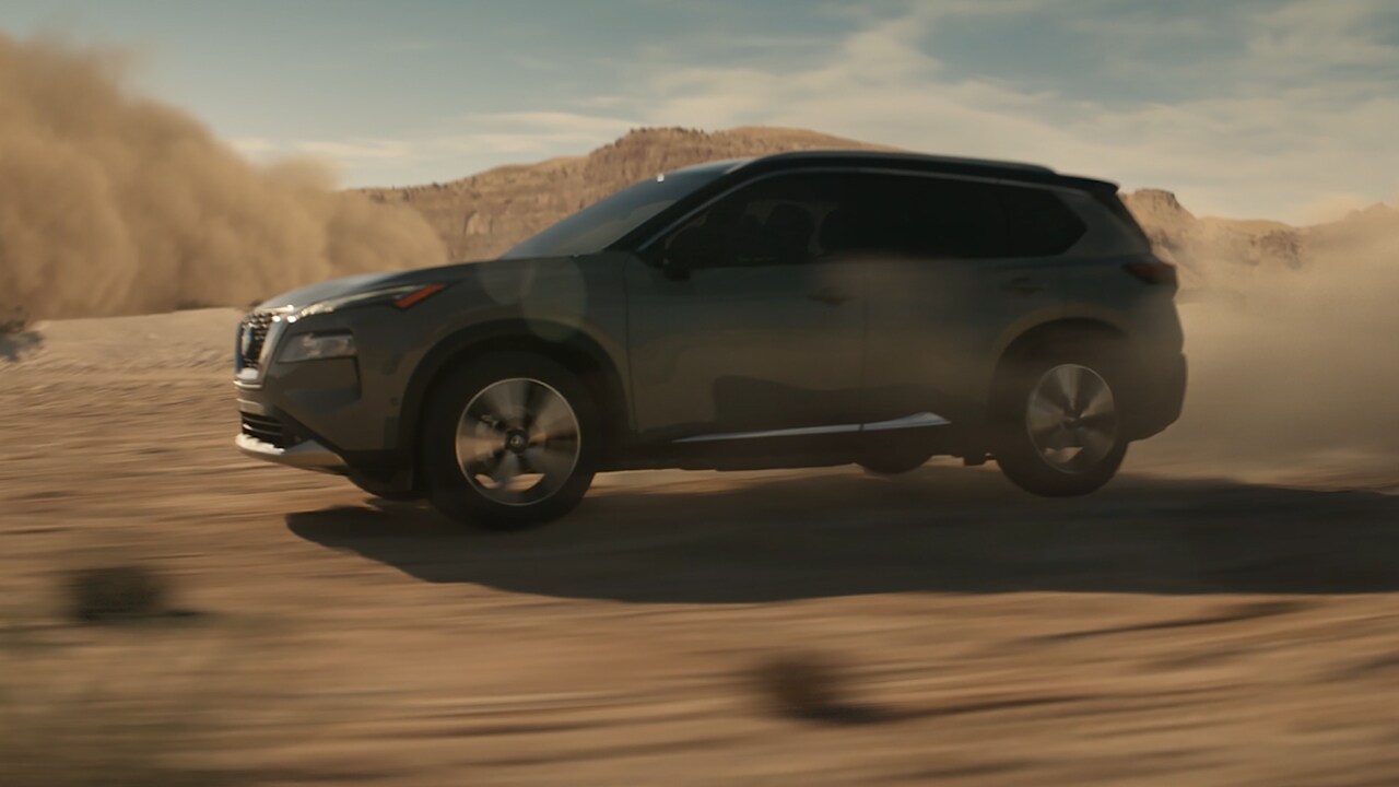 Video de la tracción inteligente en todas las ruedas del Nissan Rogue 2023.
