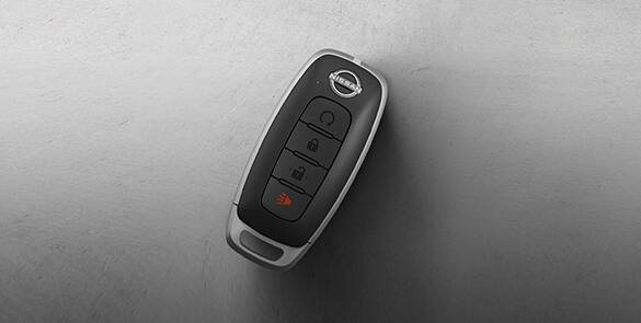 Llavero de la llave Intelligent Key del Nissan Rogue 2023 con botón de encendido de motor.